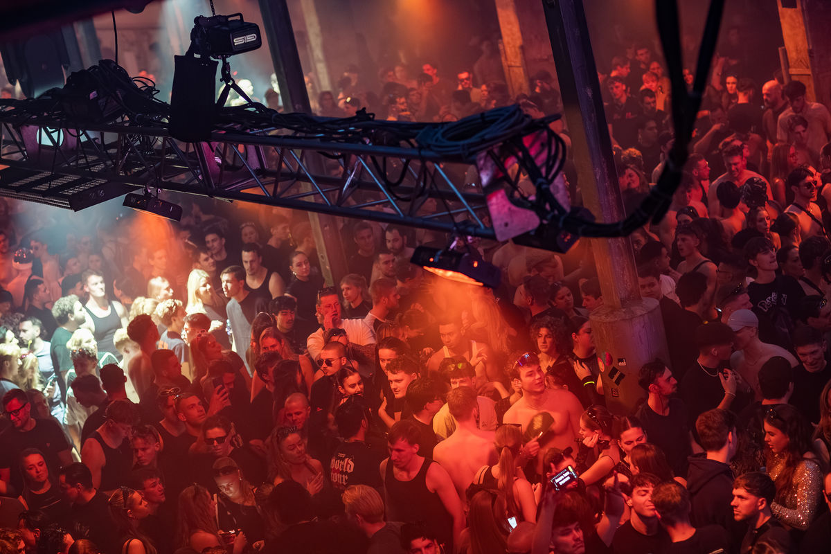 Loading... just a sec